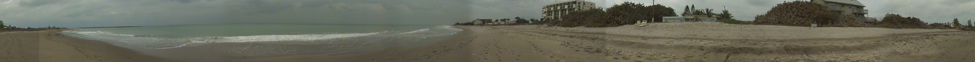 beach.JPG (207239 bytes)